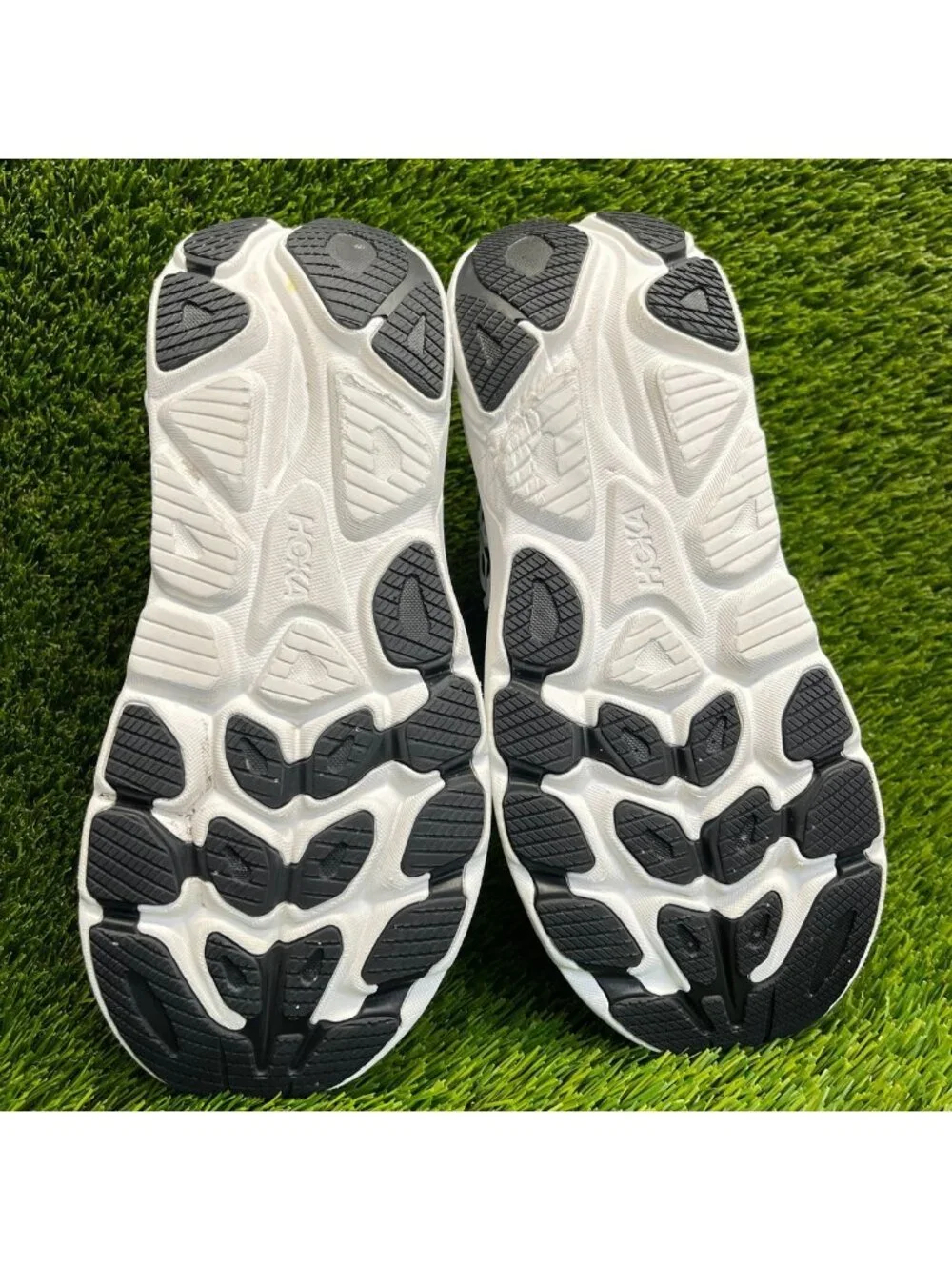 Hoka One One Clifton 10 Womens Size 9 Black White Running Walking Shoes Sneakers